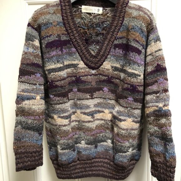 Men's Sweater designed by Kaffe Fassett. - Picture 4 of 4